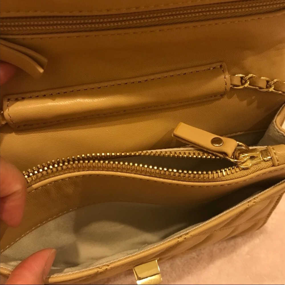 SAKS BLACK LABEL Quilted Lambskin Crossbody EC - Picture 8 of 8